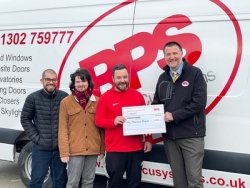 InsightIndex's tweet image. “We’re delighted to be able to make a contribution to their work and have plans to significantly increase our charity involvement in the months and years ahead.” - Simon Bingham, RPS
🔗 Rapid raises funds for two crucial Yorkshire charities: bit.ly/3HbpuD0