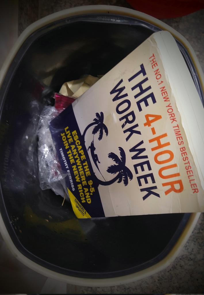 HamaraGoogle's tweet photo. @flipkartsupport I just got a call from @flipkartsupport They asked me to dispose the book &amp; I will get the complete refund.

So, I did. https://t.co/YaO26IX8YP