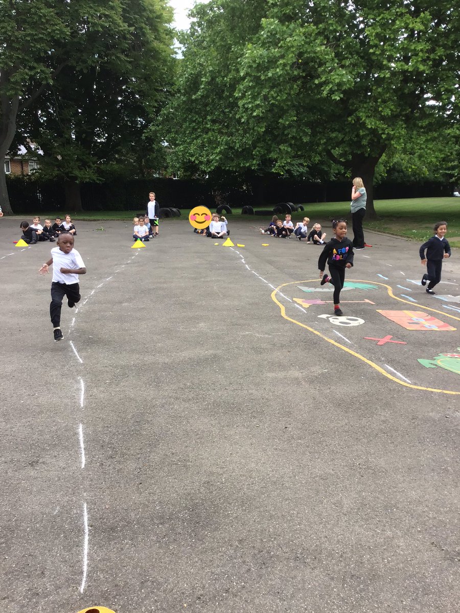 featherbyinfjnr's tweet photo. Hello Summer term and let the Sports day practise commence! ☀️🏃♀️🏃🏿♂️ 🎾 #orangeclass #teamwork #aspiration #resilience https://t.co/k6zviRjHbZ
