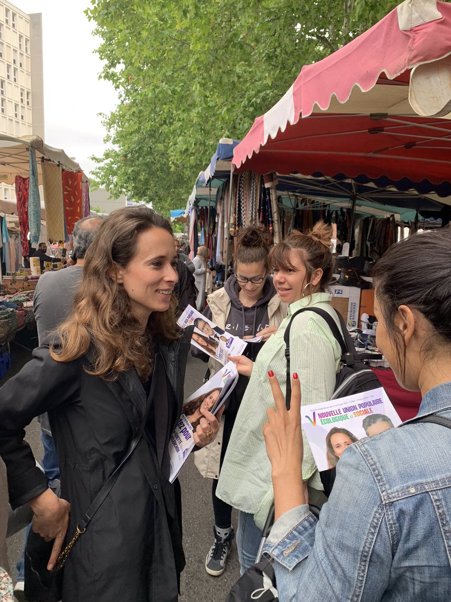 Clemence_Guette's tweet image. Ce matin sur le marché du Mont Mesly à Créteil ! 

Dernière ligne droite, et partout les gens y croient : on peut gagner 🚀

#NUPES ✌🏼