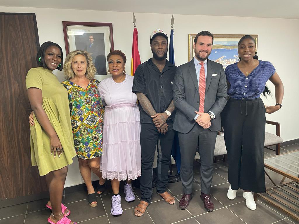 ConEspLagos's tweet photo. Delighted to have met @burnaboy and his family at the Consulate this morning. Looking forward to seeing him perform in Spain 🇪🇸 in a few days! https://t.co/X6i0AdMzrs