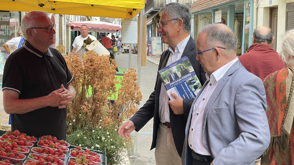 [ #SurLeTerrain ] - Castillonnès

Merci à mon ami Pierre Sicaud, maire de Castillonnès, pour son soutien. 
Il fait partie des élus qui m’accompagnent dans cette campagne et sur lesquels je m’appuierai pour faire des propositions fortes pour notre ruralité.