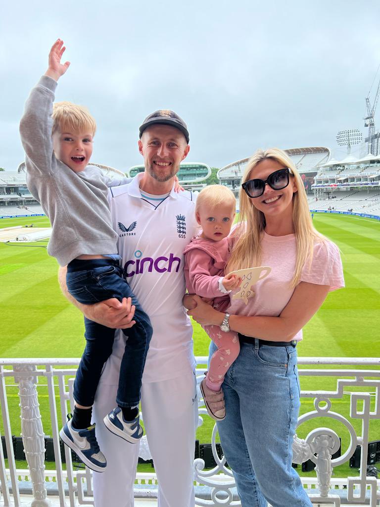 Joe Root tweet media