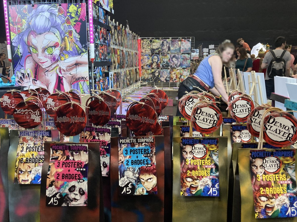 JaponStrasbourg's tweet photo. Evènement 🔊 | Ce week-end, le Consul Général Akamatsu a pu admirer à la Japan Addict Z 🎌 la planche originale de One Piece offerte par Eiichiro Oda ✍️ au Président @EmmanuelMacron qui l’a exceptionnellement prêté aux organisateurs @AddictKakemono. #OnePiece #JapanAddictz https://t.co/9zTkSaiKJV