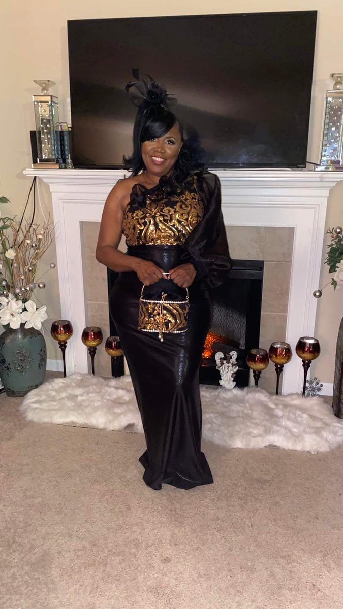 TownselRoberta's tweet photo. Black Rose Gala 
I made my dress  in 3 hrs
Talk about pressure.
I love this🪡👗
Fashion designer myself 
Roberta Townsel 
For all your custom made dresses 
Sewing classes available 
https://t.co/nkpOIDTJVa 
https://t.co/PMh64Kb1sT https://t.co/bOoMhUgSMw