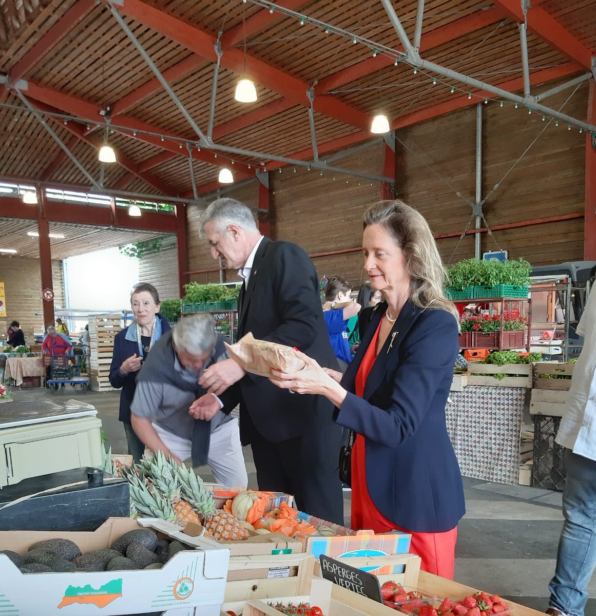 Sdebrosses's tweet photo. Conférence de presse ce matin à Mont-de-Marsan avec Jean Lassalle. Direction Dax pour cet après-midi (15h30- 17h30), soyez nombreux ! https://t.co/hcJFMYYOyu