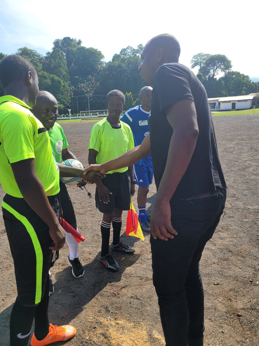 SundayGeofrey5's tweet photo. On #WorldEnvironmentDay2022 , I joint environmental friends at the limbe municipal field for the closing ceremony of green sports tournament organized by #FOREP. Sports have the power to unite and engage people with diverse background to achieve a common goal. @Planet_Saviours https://t.co/Lygr1dKb3P