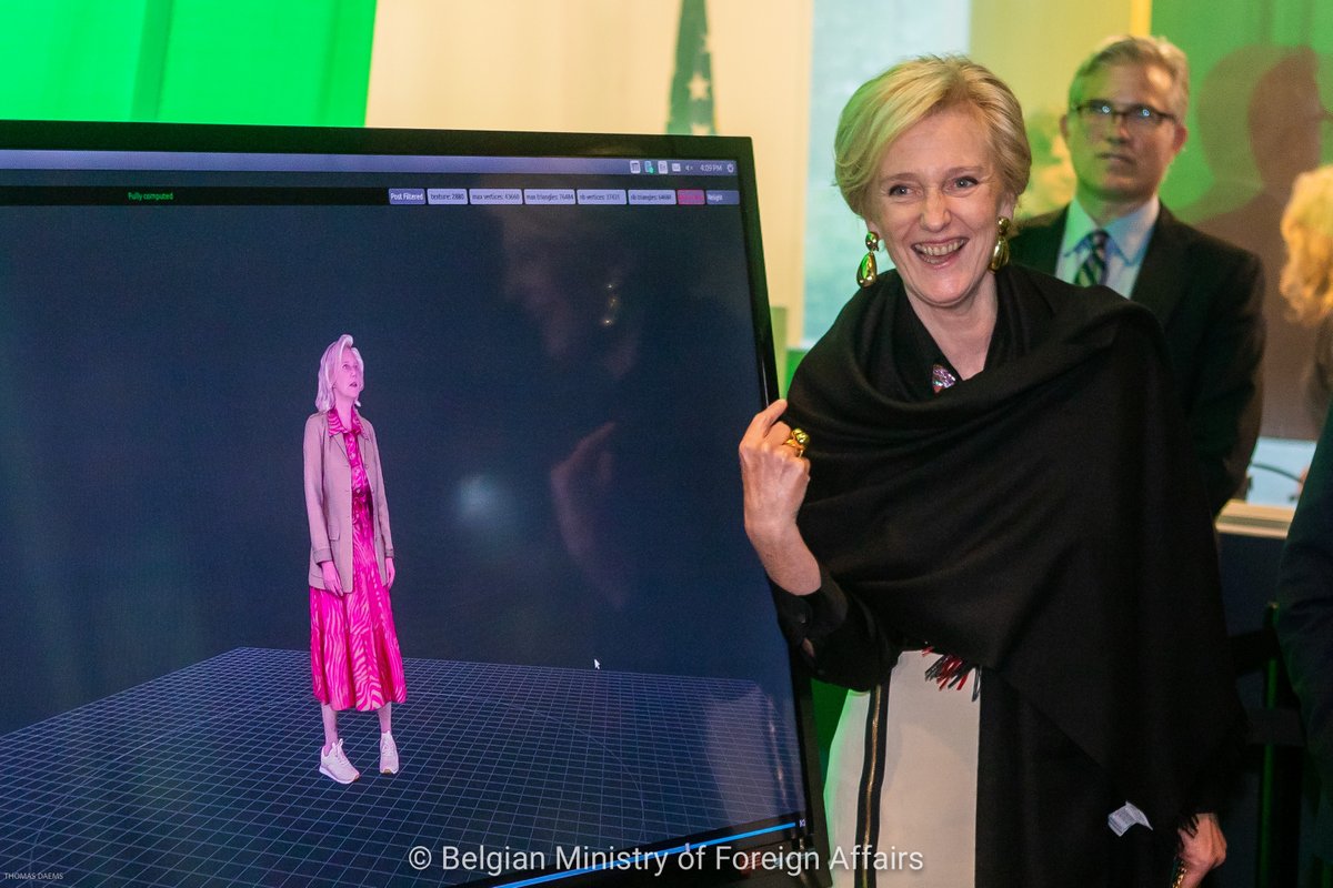 BelgiumAtlanta's tweet photo. 📍#BEmissionUSA 

🎮Did you know 🇧🇪 is a leader in e-gaming? In 2021 the sector made 600 mill € in revenue in Belgium

Today @gsu_cmii + @Flanders_USA explored the growing world of 🇧🇪gaming. #CMII created an avatar of Princess Astrid &amp; the afternoon ended with a #VR  competition https://t.co/PYOyDJyEEF