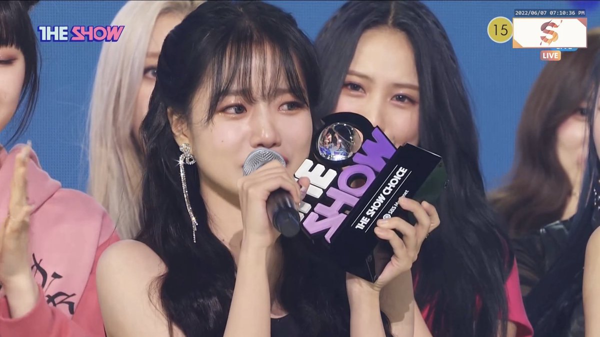 JYRbase's tweet photo. WE DID IT!!! Congratulations @JOYURI_offcl on your first win as a soloist!!! 🎉 Thank you for always working so hard, you deserve this 💕 

And thank you so much to everyone who voted, be it Glassy, Dive or Kep1ian!

DROP THE TAGS 👇

JO YURI 1ST WIN
#JOYURI1stWin #LoveShhh1stWin https://t.co/WltqpfUWID