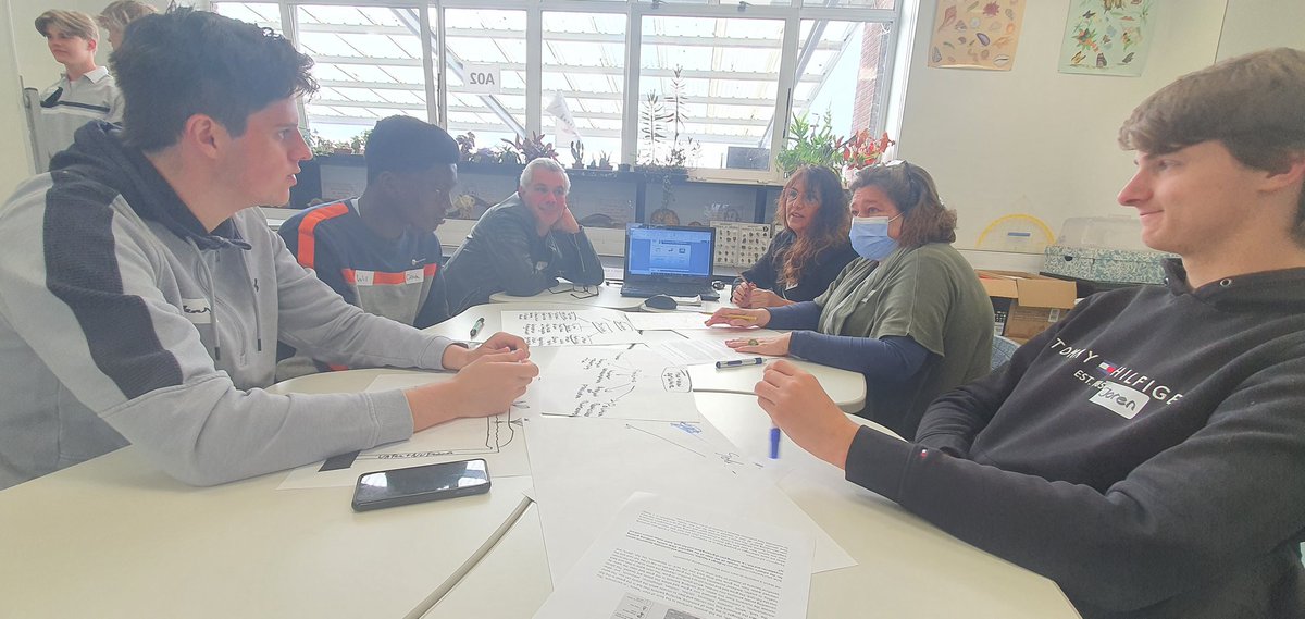 digitalchangeon's tweet photo. Third day
College Hagelstein-Creating STEM activities with students
 @tokatmem
@ulusalajans
@eyurudur @iespanchieta @ilhanyayar https://t.co/Q1GTOf4imw
