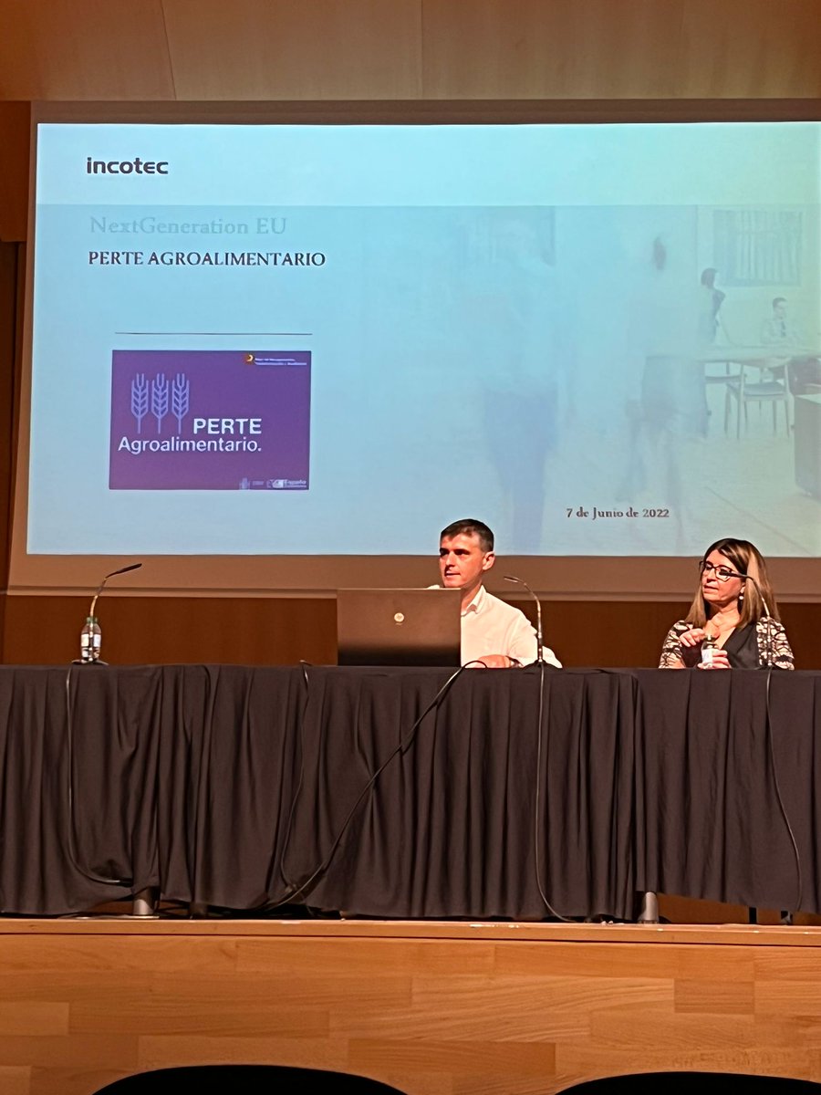 Incotec_SL's tweet photo. Dentro de la la jornada #Agroalimentación 4.0, Antonio Soriano ha expuesto las perspectivas del sector, el 𝗣𝗘𝗥𝗧𝗘 𝗔𝗴𝗿𝗼𝗮𝗹𝗶𝗺𝗲𝗻𝘁𝗮𝗿𝗶𝗼 𝘆 𝗹𝗼𝘀 𝘁𝗿𝗲𝘀 𝗲𝗷𝗲𝘀 𝗱𝗲 𝗮𝗰𝘁𝘂𝗮𝗰𝗶ó𝗻.

Más información sobre los PERTEs:
https://t.co/CgdVMYcXR2 https://t.co/XS6Y7TS5py