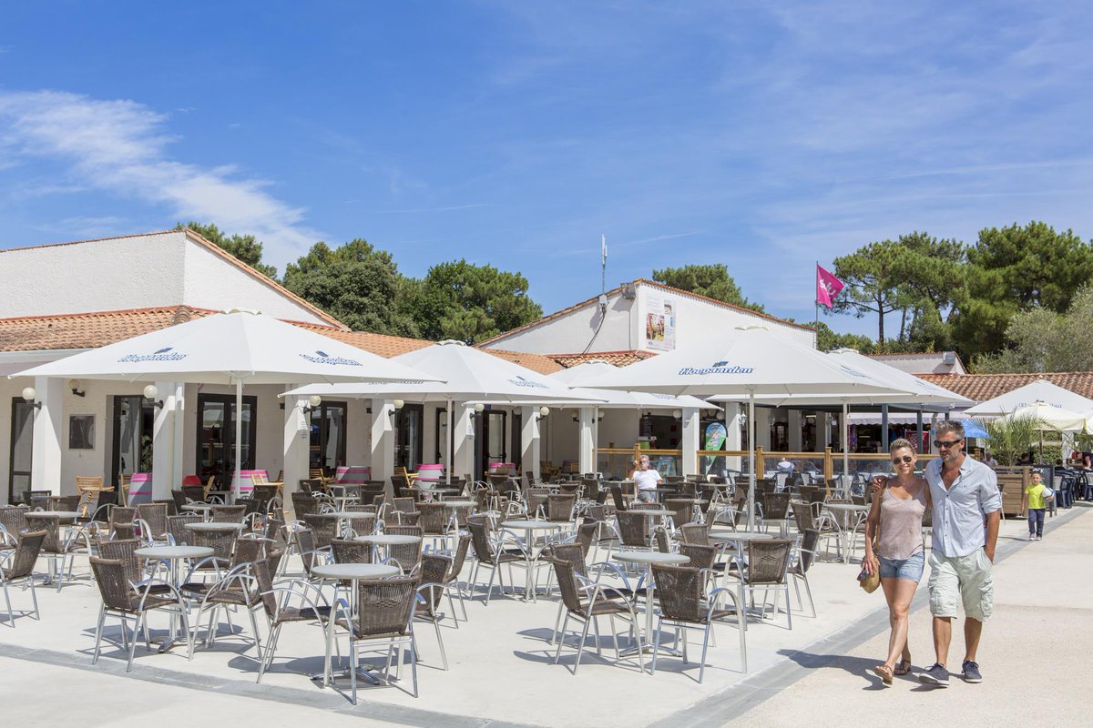 Les vacances approchent ! 😃
Semaine du 18 au 25 juin à partir de 426,50€ au lieu de 588,50€ au Camping 4 🌟 La Pignade, en Charente Maritime !
 👉 izicamp.fr/fr/stay/resear…

☎️ 02 40 88 36 12

#vousfaitesquoipourlesvacances #vacances #tourisme #charentemaritime #camping #summer