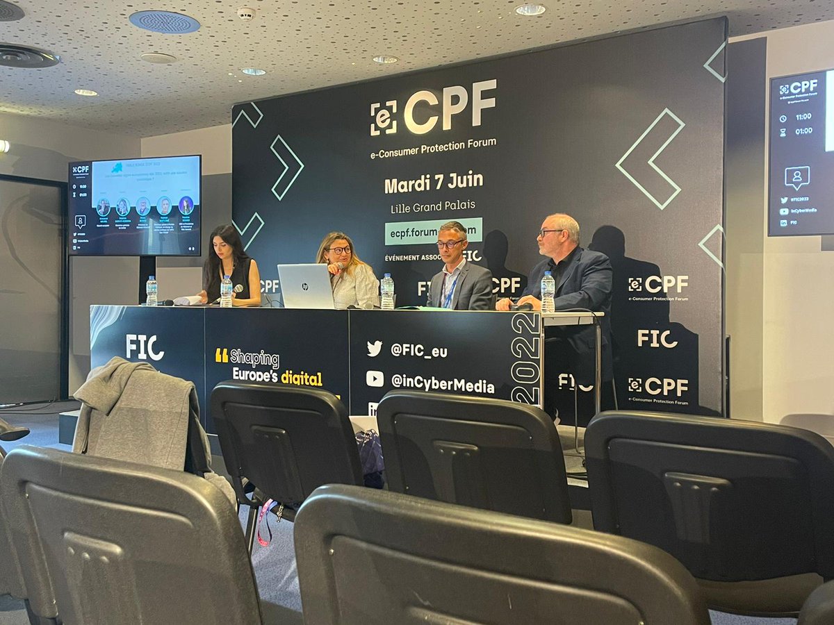 HR_Team_Group's tweet photo. Pour notre 2eme atelier nous sommes allés à la rencontre de l' #eCPF ! 
Autour d'une table ronde entre @emmanuelmaurel député européen, @Delphinesarfati directrice d'@UNIFAB, @PBerecz  président de Ebrand France et Raphaël Bartlomé directeur adjoint d'@UFCquechoisir 

#Fic22 https://t.co/Vy6A5yLESi