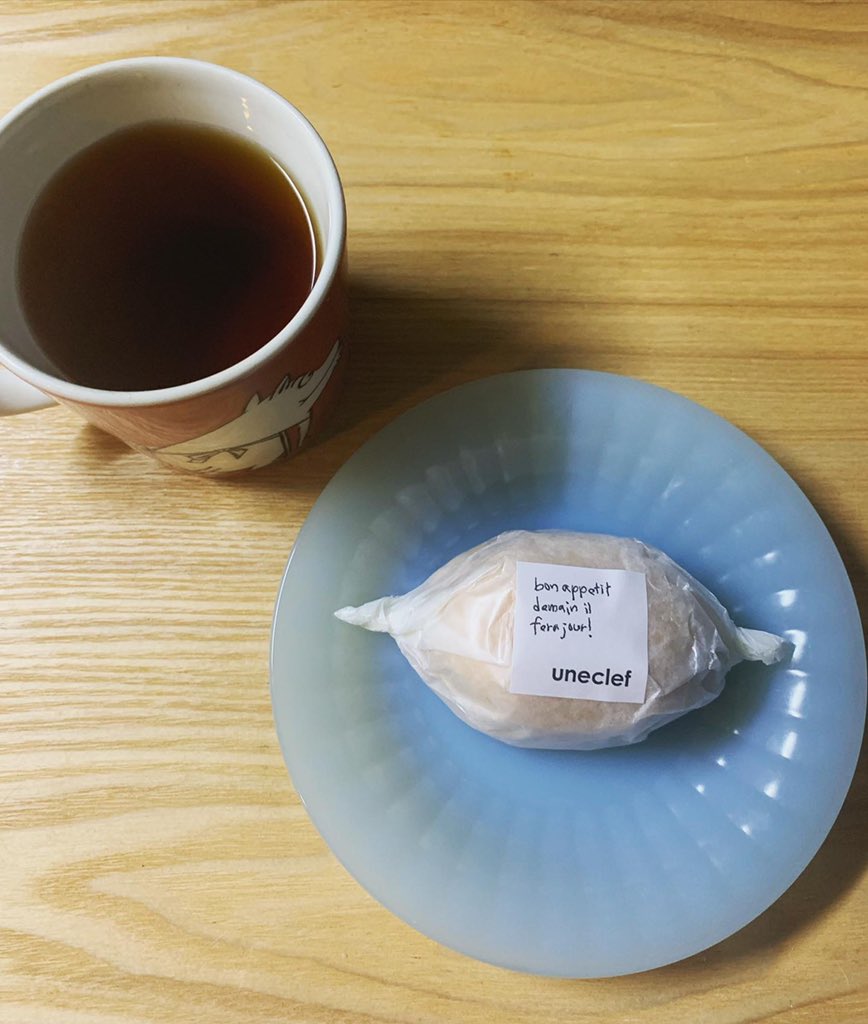 palkinoko's tweet photo. 今日のおやつ＊ユヌクレさん(@uneclef )のレモンケーキ。うわわわわわわわ！やっぱりめちゃめちゃ美味しい😭😭😭悶絶のティータイムでした。近頃いろいろ思うとこあって、心のこもった美味しいお菓子が全身に沁みた、沁み渡りました💛
#おやつ
#レモンケーキ
#ユヌクレ
#uneclef https://t.co/lNPlkVob2h