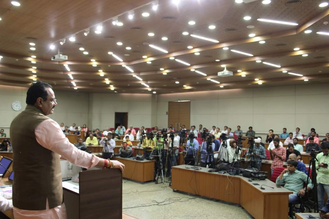 માનનીય શિક્ષણ મંત્રી શ્રી વિદ્યાસહાયક ભરતીના ઉમેદવારોને શાળા પસંદગી અને નિમણુંક પ્રક્રિયાની તારીખ જાહેર કરવા વિનંતી

જાન્યુઆરીથી જૂન આવી ગયો શાળા ખુલવામાં પણ હવે વાર નથી રહી 

ત્યારે આ બાબતે નિણર્ય કરવા વિનંતી
<a href="/jitu_vaghani/">Jitu Vaghani</a> <a href="/devanshijoshi71/">Devanshi Joshi</a> 
<a href="/BJP4Gujarat/">BJP Gujarat</a> 
<a href="/Bhupendrapbjp/">Bhupendra Patel</a>