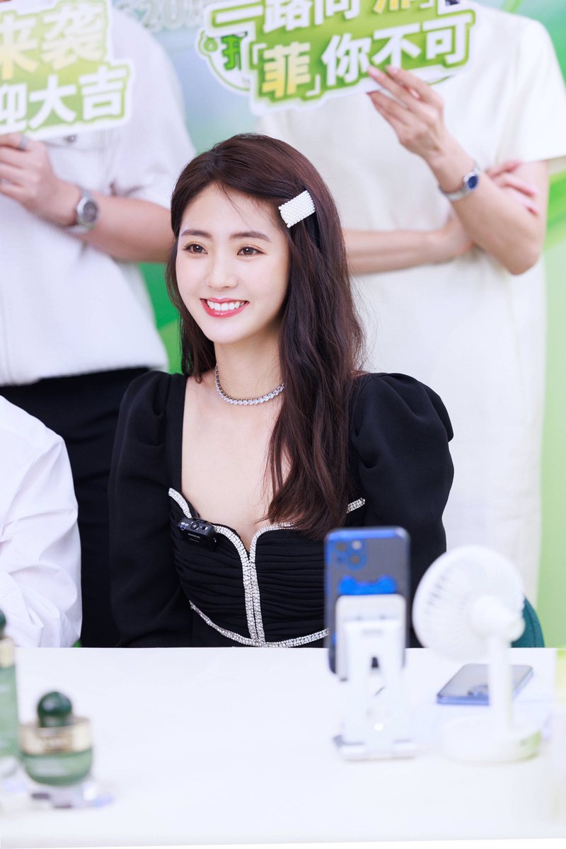 XingFei_Ph's tweet photo. #XingFei Studio Update 060722🖤
#邢菲 https://t.co/3N61vjRYqz