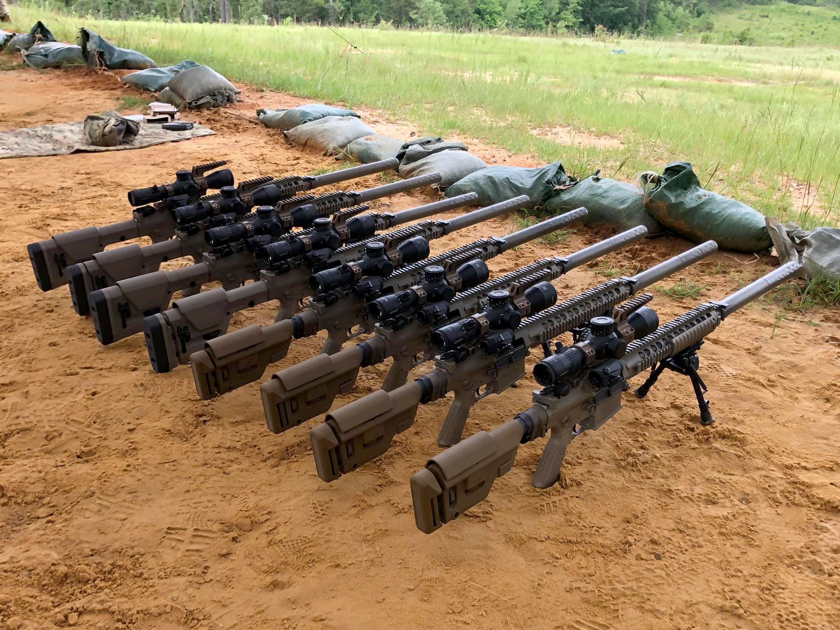 ナイツアーマメント M110 SASS バットストック 放出品 ナイツ