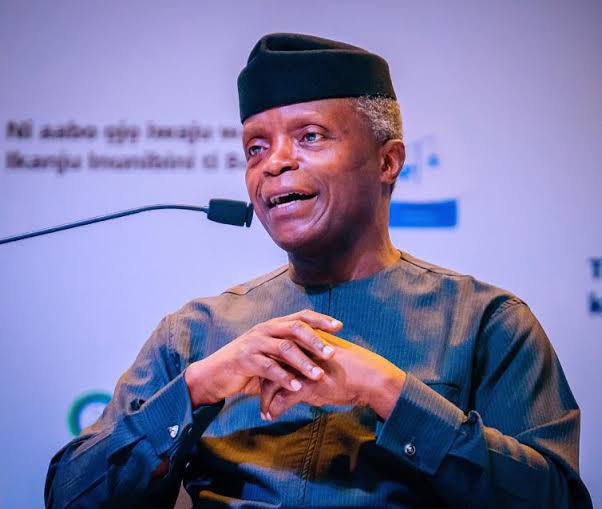 chijzy's tweet photo. Retweet for PETER OBI
Like for YEMI OSINBAJO

Who’s getting your Vote??

 #APCPresidentialPrimaries https://t.co/InOvgZ4LAe