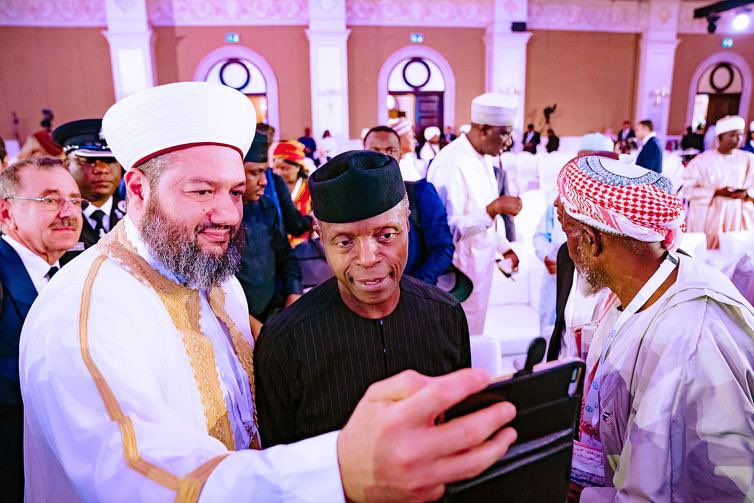 Azumar_50's tweet photo. ASALAM ALAIKUM TO ALL @ProfOsinbajo SUPPORTERS.
Accepted by all tribe and religion. ✔️
#OsinbajoIsComing #Osinbajo #DelegatesForOsinbajo  #DelegatesGiveUsOsinbajo @OfficialAPCNg https://t.co/2mIWGahncF