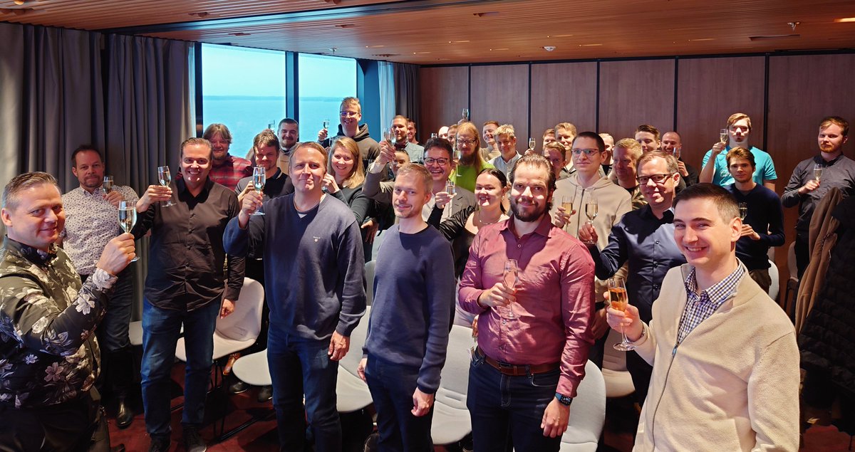 NextfourGroup's tweet image. We had an event together, enjoying the fresh sea air and the view of the beautiful archipelago. The team of Nextfour tried out Viking Line's combination of Grace and Glory. It was a fantastic way to spend time with colleagues in an easy-going atmosphere. Cheers! 🥂
#workculture