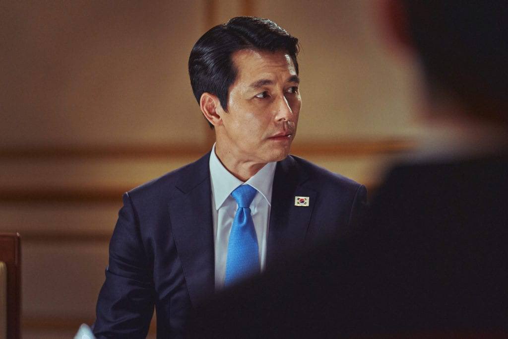 martinmffreeman's tweet image. Blah blah blah squid game s2… IDC. Just give me season 3 Chief of Staff where Jang Tae-jun is working in the Blue House and serving ROK President Eom Chul-woo.
#jungwoosung #leejungjae #steelrain #chiefofstaff #netflix