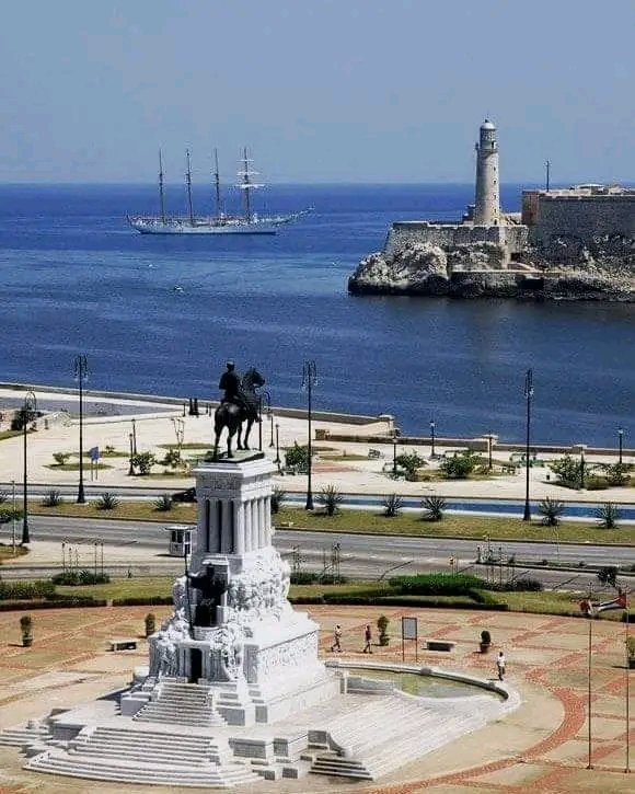 GcIsmel's tweet photo. La Habana, Ciudad Maravilla y Capital de todos los Cubanos, #PROMACCiegoDeAvila, #LatirAvileño, #Cuba https://t.co/UigFCOzj0m