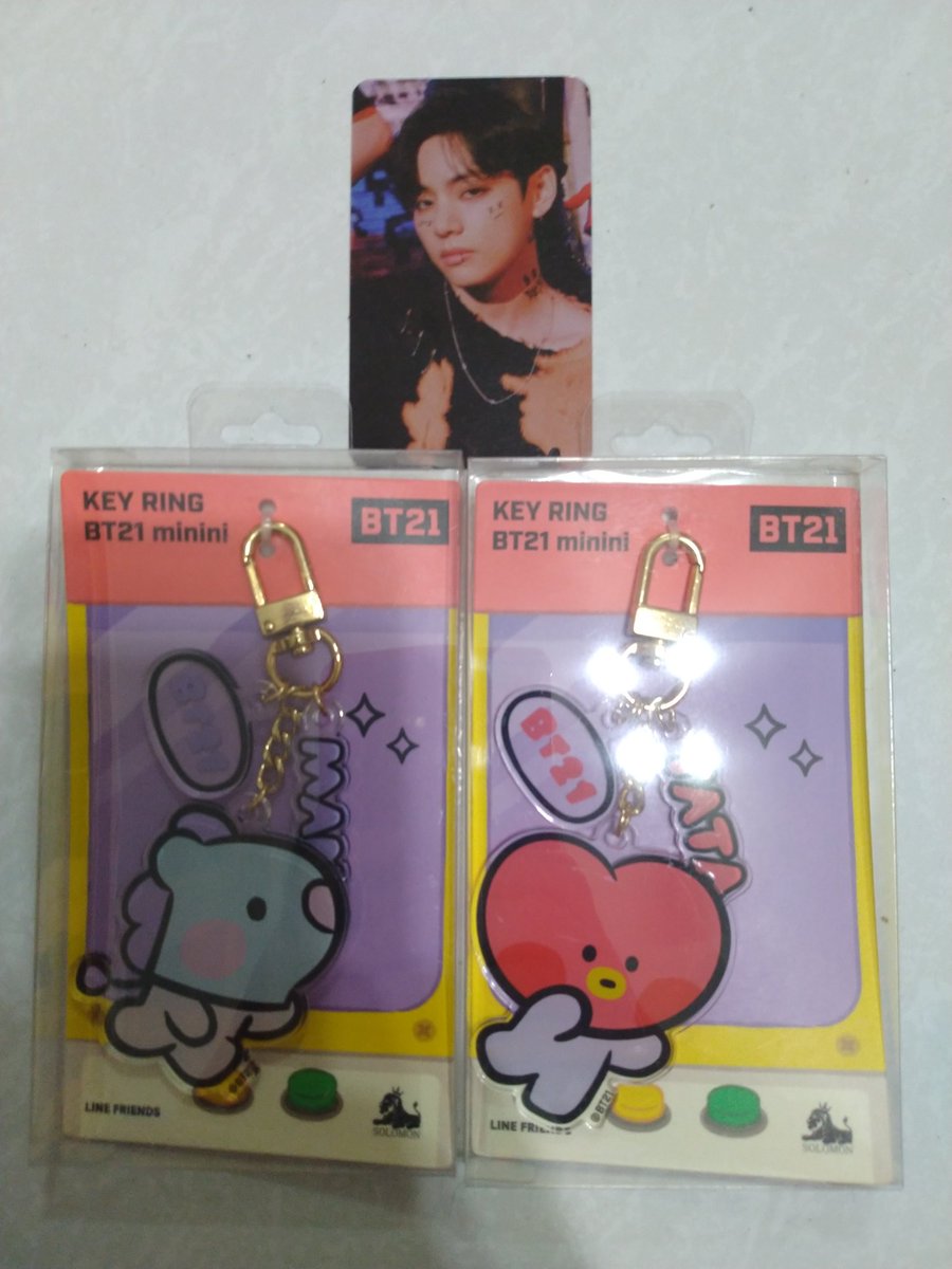TzuTing12's tweet photo. @MagicShop33
可愛的BT21鑰匙圈💜
比想像中還要大一點😂
-
把阿香的認證卡當小卡在蒐集
這次重複了可惡🤣🤣🤣 https://t.co/vxEe2G3KdC