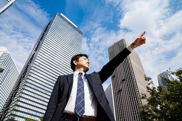 『正直不動産』ドラマ最終回最速レビュー～激闘！　「うそがつけない不動産屋」勝利の日

ドラマ『正直不動産』最終回の第10話が放映されました。「不動産のリアル」編集部がどのメディアよりも早く、大ボリュームでドラマのレビューをお届けします！

#正直不動産 #REDS
reds.co.jp/real/p94651/