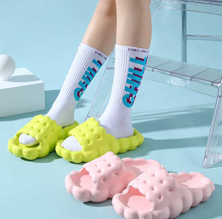 HelloSlippers tweet media