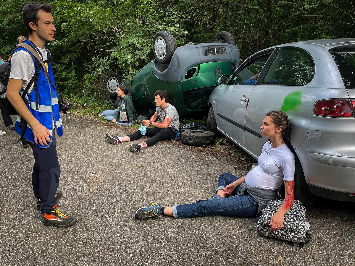 CRIMEDIM's tweet image. After two years of pandemic we could gather again for the Residential Phase of our  #EMDM22 with our notorious Full-scale exercise in Disaster Medicine 🩺  Please, find a new photo-gallery on our Facebook page   🚨🚑  #REGEDIM #Vub #emdm #CRIMEDIM #disastermedicine