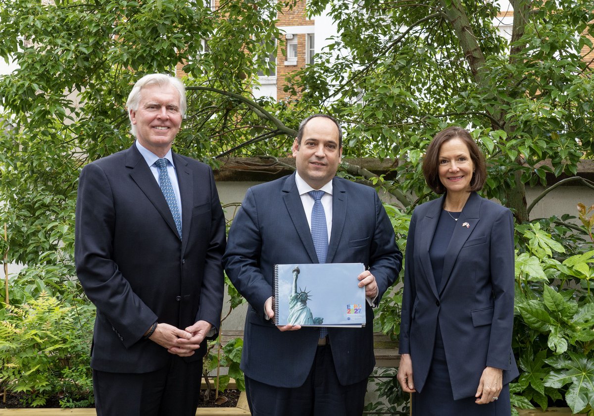 bieparis's tweet photo. The United States’ candidature dossier to organise a Specialised Expo in Minnesota in 2027 has been submitted to the BIE. A copy of the dossier was handed to the BIE Secretary General, Dimitri S. Kerkentzes, by the Ambassador of the USA to France, H.E. Denise Bauer https://t.co/37Qxho3HX5