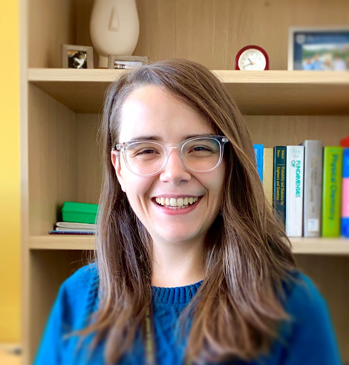 JPhysCM's tweet image. First up, we're very pleased to highlight work from @amandajcarrphd's work on 'Trivalent ion overcharging on electrified graphene'! Amanda is based at @argonne's Separation Science lab. Read her contribution to the Emerging Leaders issue here: doi.org/10.1088/1361-6… 🤩🥳
