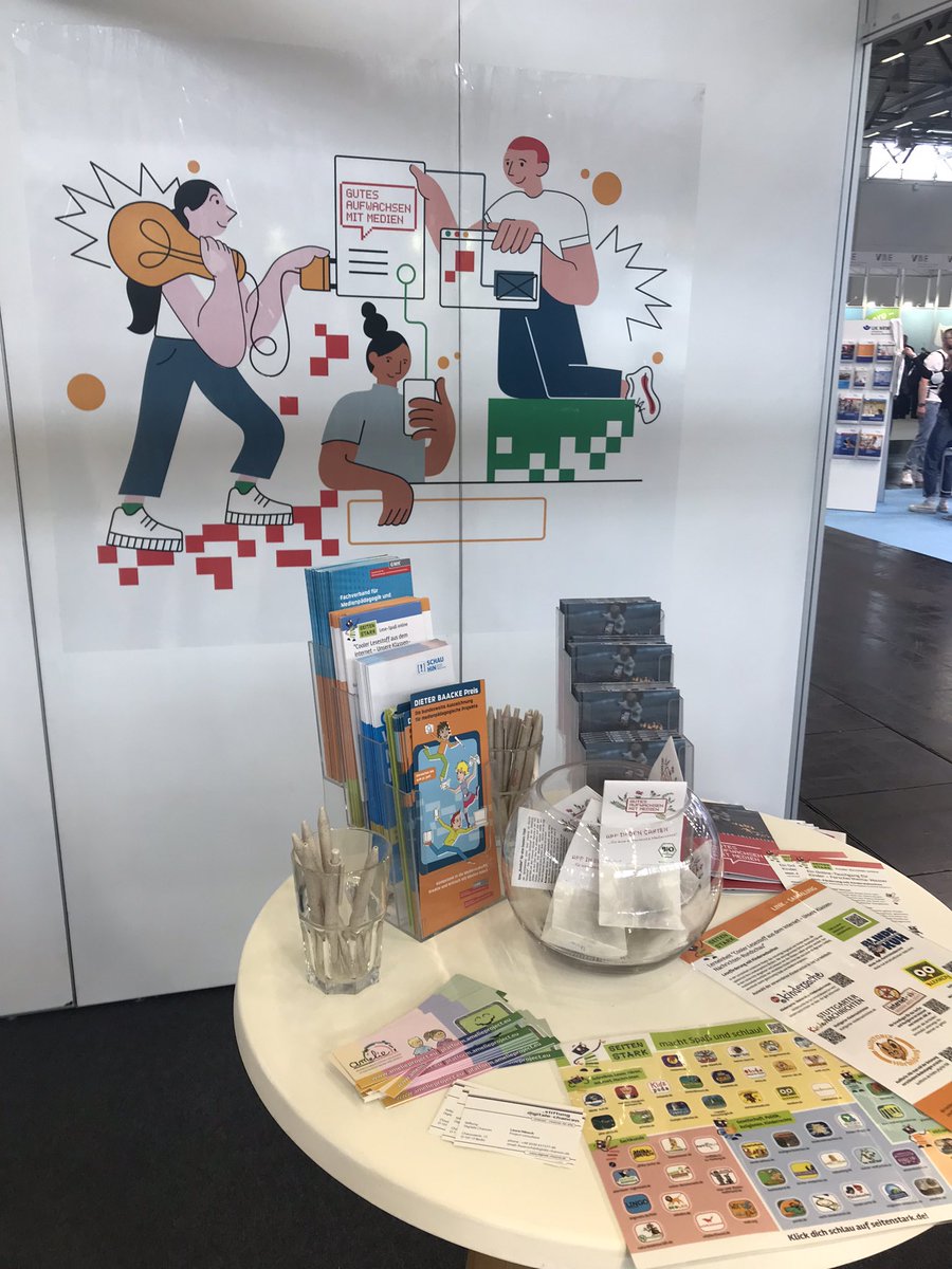 digitalechancen's tweet photo. Wir sind heute auf der #didacta2022 mit @inigamm, unserem #AMeLiEproject &amp; den Partnern aus der Initiative #GutesAufwachsenmitMedien! Kommt vorbei und spielt eine Runde #MidiMultiplayerMadness @mb21_dd  mit uns! 🙌 https://t.co/tcDc0vw8KZ