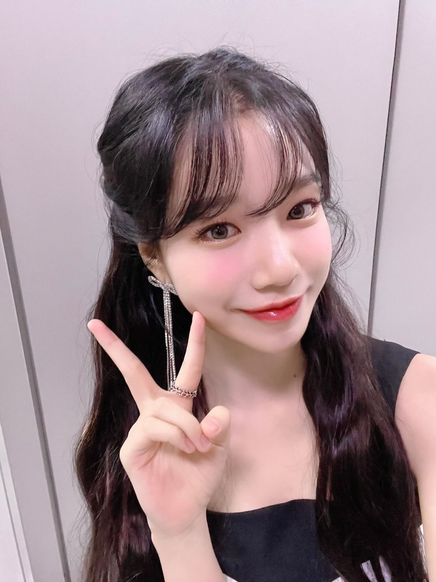 JOYURI_offcl's tweet photo. [#유리스팟] 2022.06.07 더쇼🥇🎉

#조유리 #JOYURI #チョユリ
#조유리_러브쉿💔🔫
#JOYURI_LoveShhh
#チョユリ_LoveShhh
#LoveShhh1stWin 
#JOYURI1stWin https://t.co/ThSG230vZE