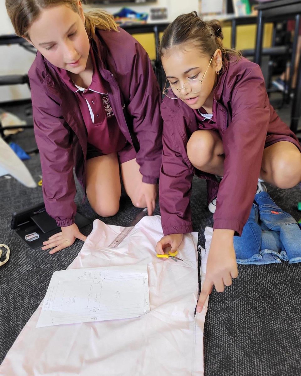 St_Peters_P_S's tweet photo. Our fabulous Year 6 students creating sustainable bags for their inquiry project. The children will then add items to help community members in need. Amazing! #TRUEInquiry #TRUE #Sustainable #HelpingOthersInNeed https://t.co/DXYjARMfjF