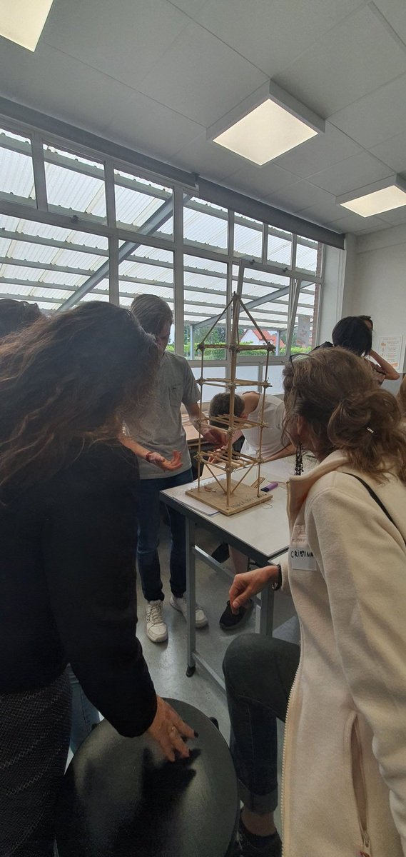 digitalchangeon's tweet photo. Third day
College Hagelstein-Creating STEM activities with students
 @tokatmem
@ulusalajans
@eyurudur @iespanchieta @ilhanyayar https://t.co/iR0u72AePg