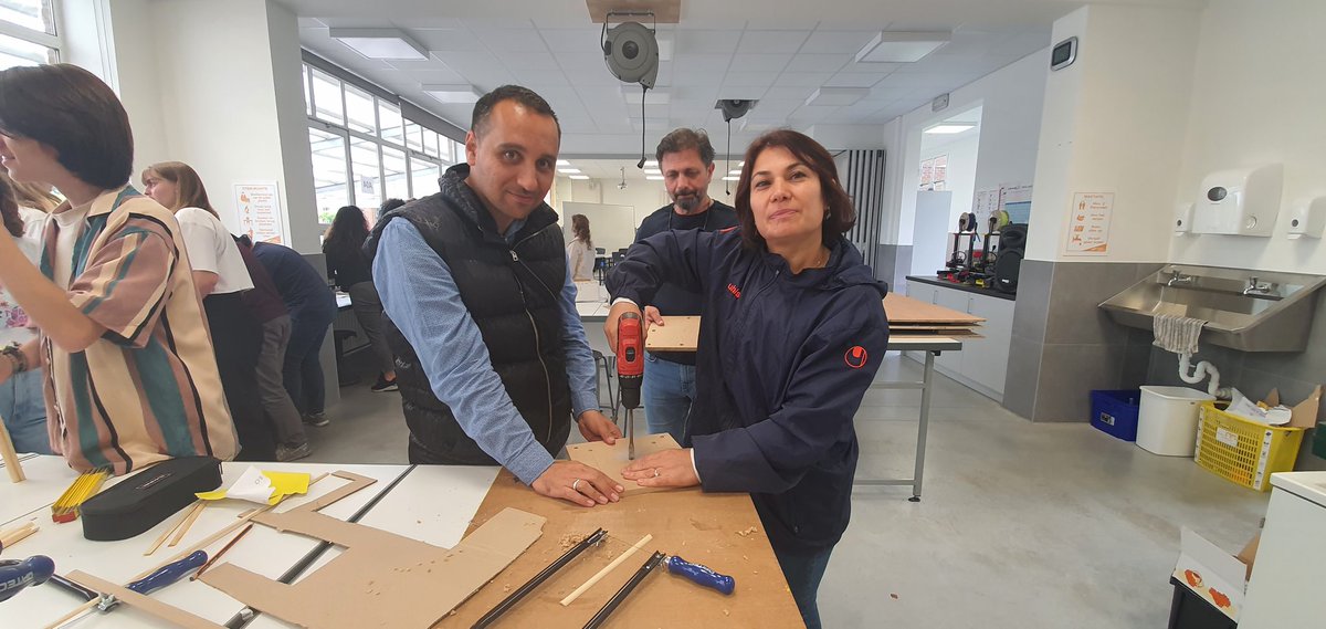 digitalchangeon's tweet photo. Third day
College Hagelstein-Creating STEM activities with students - Earthquake Challange
@tokatmem
@ulusalajans
@eyurudur 
@iespanchieta 
@ilhanyayar
@ULusofona https://t.co/MRqvbqTX5n