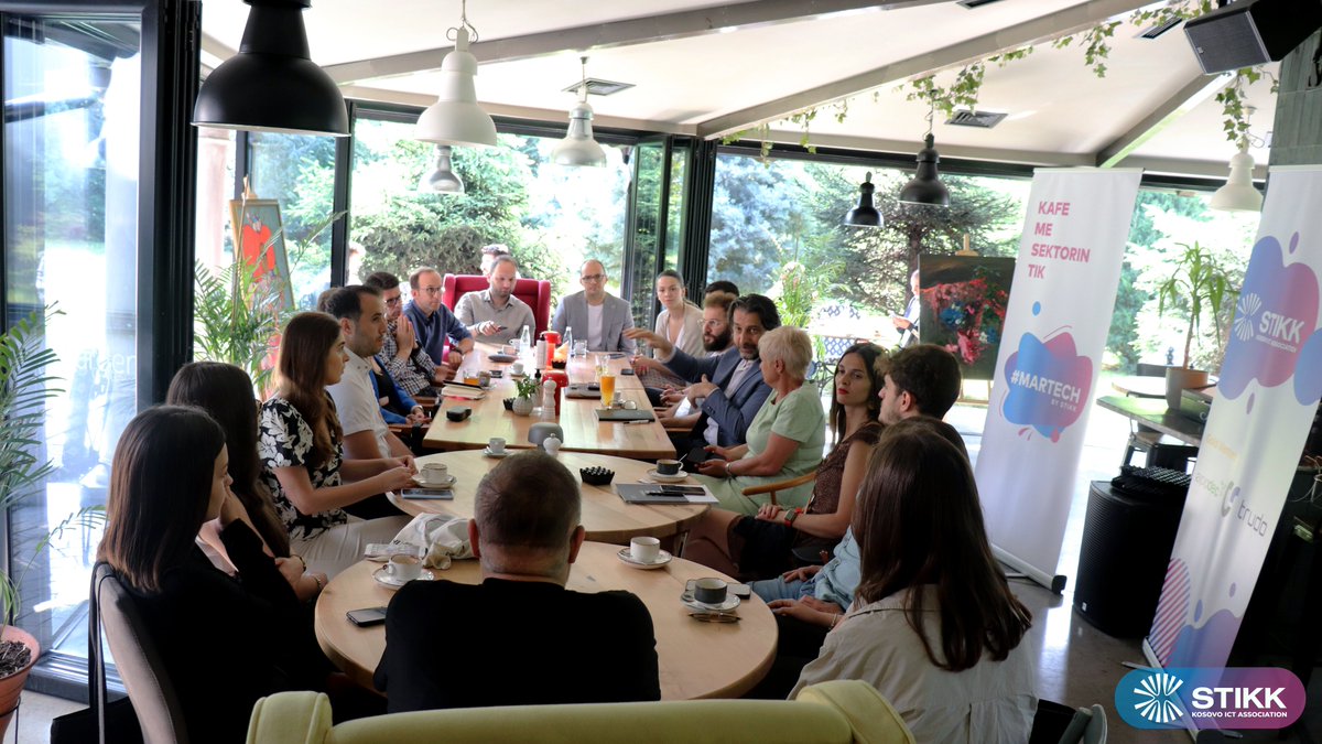 STIKK_KS's tweet image. 📍 MARTEch #1 - Energji pozitive ne #MARTEch ku anetare te #STIKK zhvilluan nje bisede te kendshme dhe te hapur me kryetarin e kryeqytetit, @perparim_rama  mbi mundesite e bashkepunimit rreth niciativave per digjitalizimin e sherbimeve publike...