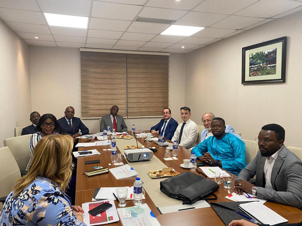 Danışmanı olduğumuz Tekyatağanlı A.Ş.’nin Burkina Faso’da yapacağı yatırım hakkında Burkina Faso Tic. Od. Bşk. Sn. M. SAVADOGO başkanlığındaki heyet ile 06.06.2022 tarihinde yapılan toplantıda yapılması planlanan yatırım hakkında karşılıklı bilgi alışverişinde bulunuldu.