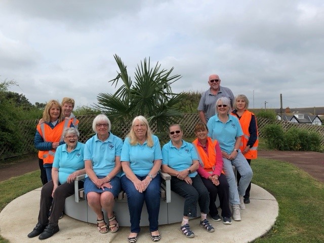 EastLindseyDC's tweet photo. Councillors Matthews & Benjamin and officers of @EastLindseyDC would like to thank the Sutton on Sea gardening group for all their continued hard work with the upkeep & cleaning of the garden areas & the recent planting & installation of the new seating area
#CommuitySupport https://t.co/CBzoeQiE3M