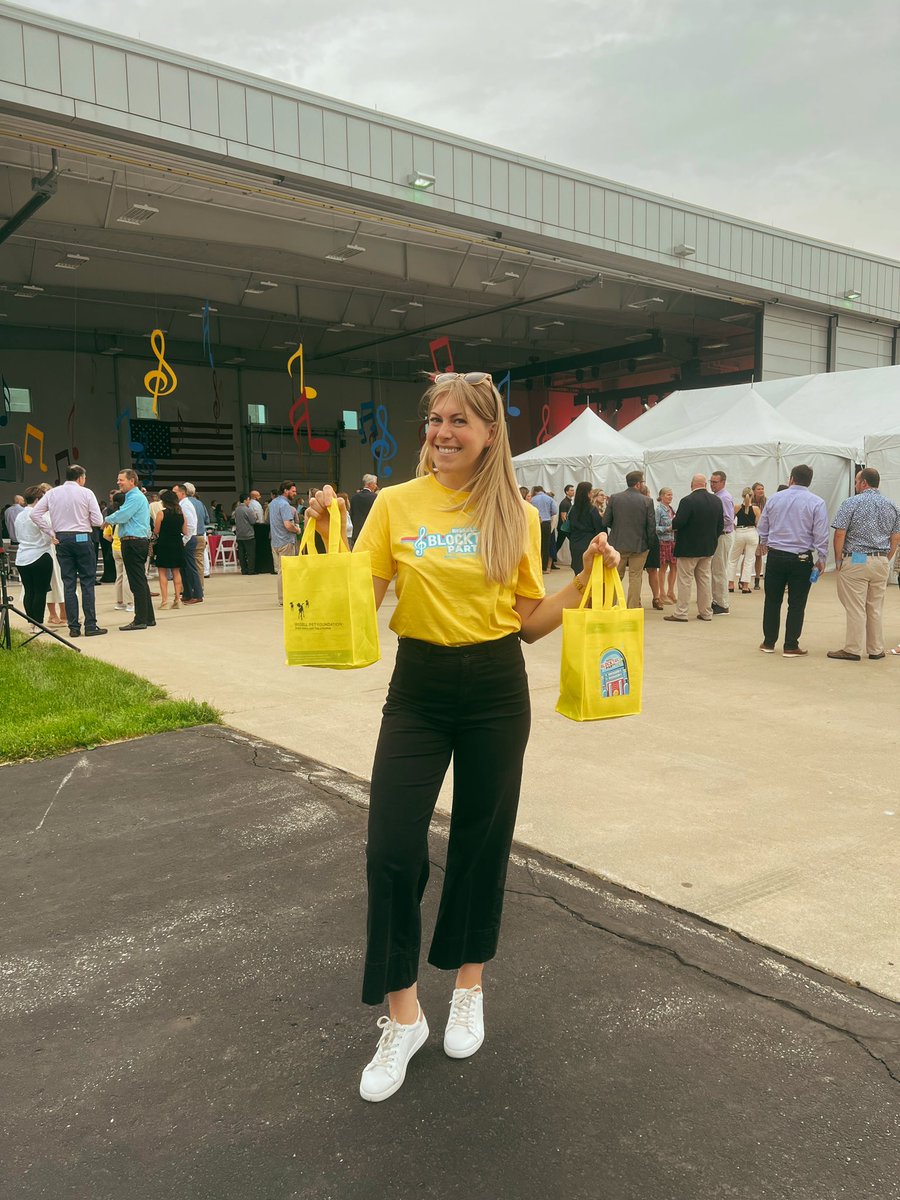 AlyMacOnAir's tweet photo. Monday: client meetings/event planning/the Bissell Pet Foundation sponsor appreciation party - another full day today, too: more meetings, #B93Bash ticket drop, Bissell Blocktail Party tonight! #BusiestWeekEver https://t.co/RxNmcUAY1Z