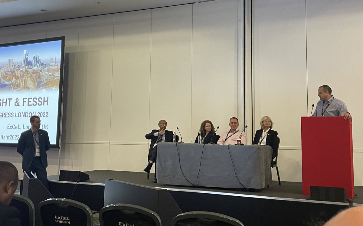 CornwallHand's tweet image. It was a great session. I hope you enjoyed it. RT @NicolaFine1: Registry discussion from around the world. @CornwallHand @jennifercelane @mrjnrodrigues @valehandsurgery @BSSHand @IFSSHand