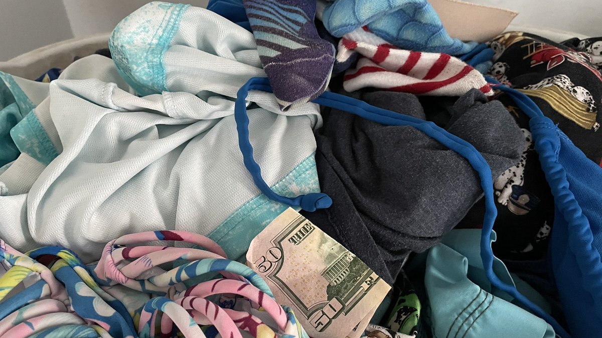 barbiedoll_eyw's tweet photo. Now that's some #luckymoney ! Thank you #laundryGod! https://t.co/hrf73juOWE