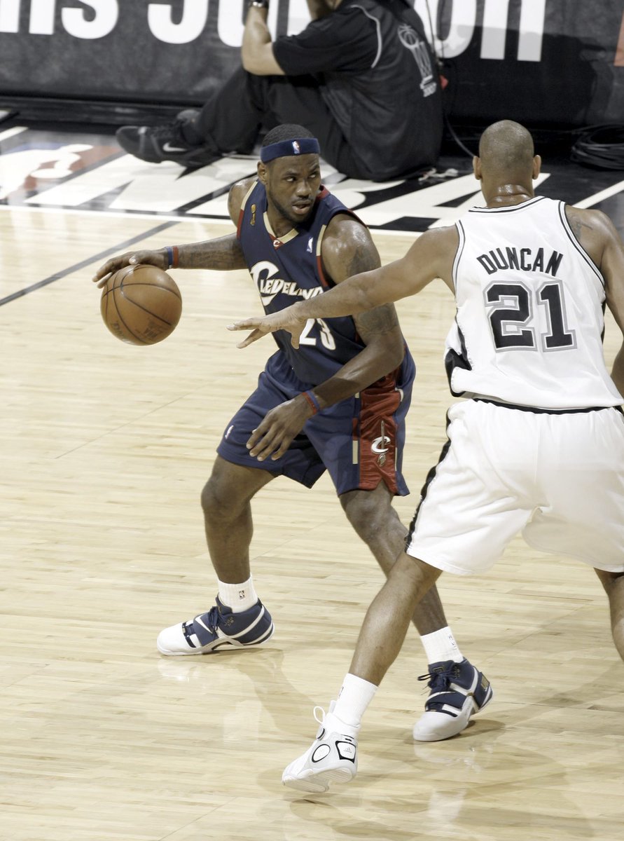 Open Thread: 2007 Finals- Spurs vs. Cavaliers Game 1 https://t.co/gqiOth19cA https://t.co/uMLY976sDp