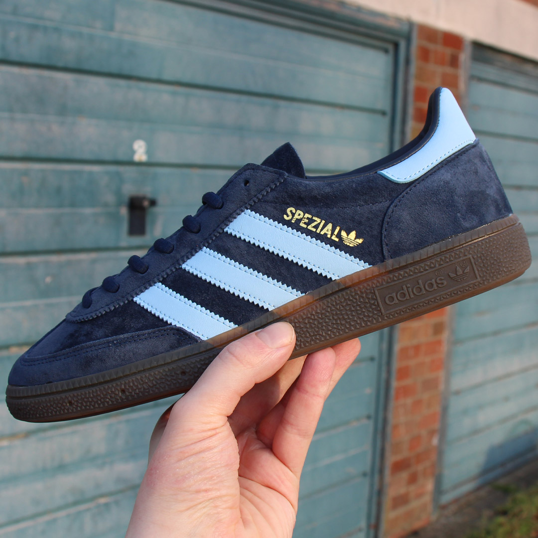 adidas trainers website