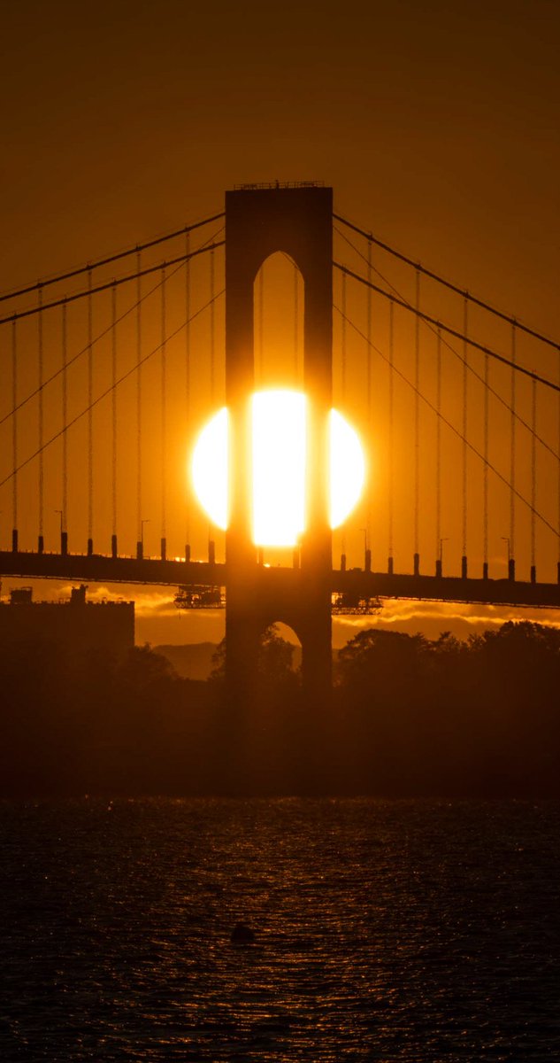 Inthebronxx's tweet photo. 📍 Whitestone Bridge 
#InTheBronx #fromthebronx #bronxphotos #bronxnewyork #bronxny #inthebx #everydaybronx #intheboogiedown #bronxnarratives #bronxnative #thebronx #sonyalpha #ny1pic #fox5ny #abc7ny #abc7eyewitness #nbcnews #nbc4ny #news12bx #bronxtimes #magnumphotos #complex https://t.co/mPRVB6UvRF