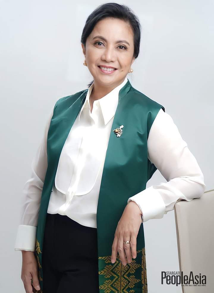 jpg_robredo's tweet photo. If the multiverse theory is true, I want her to be my President all over again, in any fight, in every universe. 🌷🌟💖
Let Leni Lead https://t.co/JvtE2QPWZs
