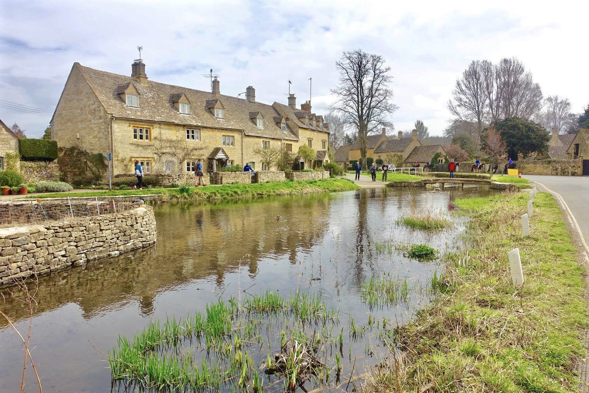 Weekend getaway to Upper Slaughter in <a href="/thecotswolds/">Cotswolds</a> 🌳🍂👣right-up-my-street.co.uk/2019/11/travel… #thecotswolds #travelblogger