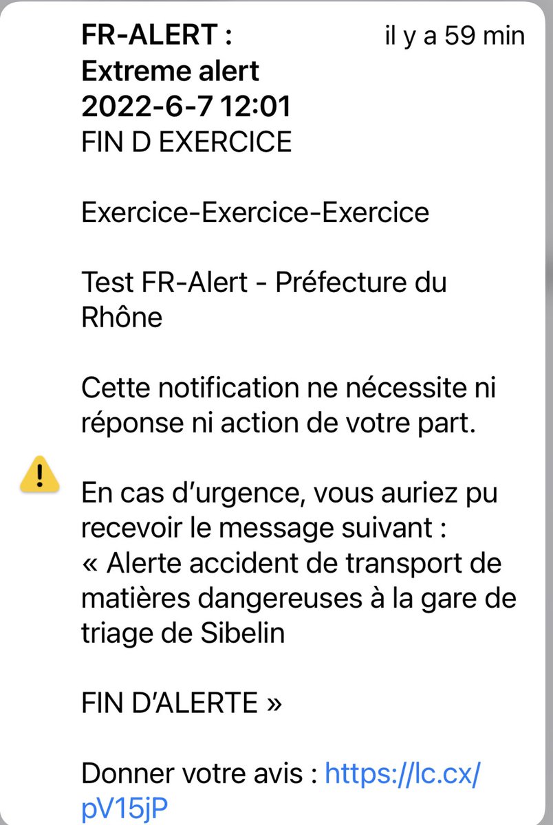 menefrancis's tweet photo. Il se trouve que je suis passé dans la zone géographique de l’#exercice d’#alerte  #Lyonnais #FR_Alert . C’est donc la première fois que je peux en mesurer les effets sur mon smartphone et sur l’ordinateur de bord couplé du véhicule 😀 https://t.co/yAx7RjAD2l