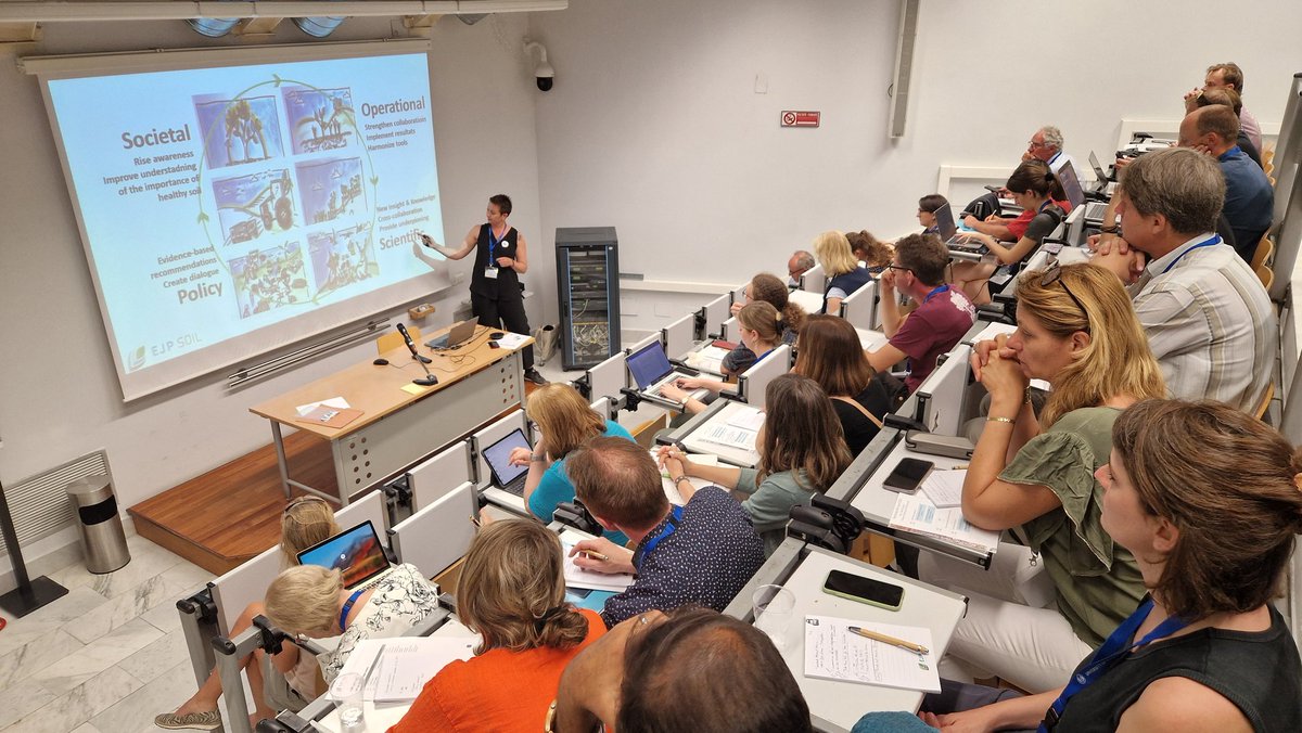 EJPSOIL's tweet photo. Line Carlenius Berggreen @LBerggreen is presenting the role of National Hub in @EJPSOIL project Breakout Session for dissemination and stakeholder engagement. #ejpsoil #Soil #soilscience #SoilHealth #scicom https://t.co/68ORVN3tcL